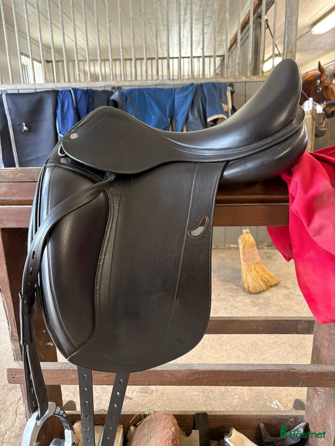 Sadlar hästutrustning till salu: Dressyrsadel Equipe Emporio - Annons 3