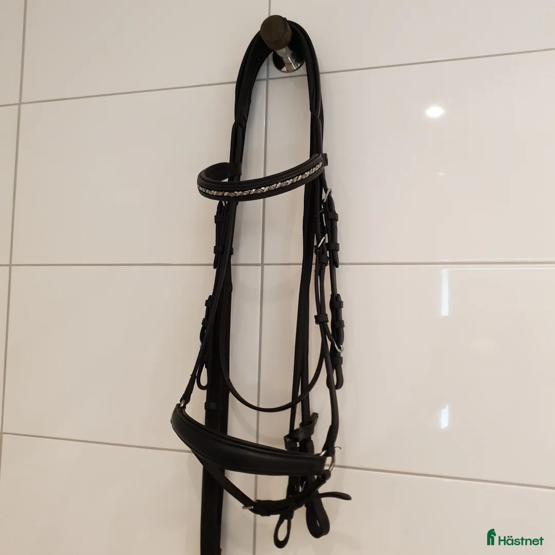 Träns hästutrustning till salu: Svart remontträns inkl tygel Cob/Full - Annons 13