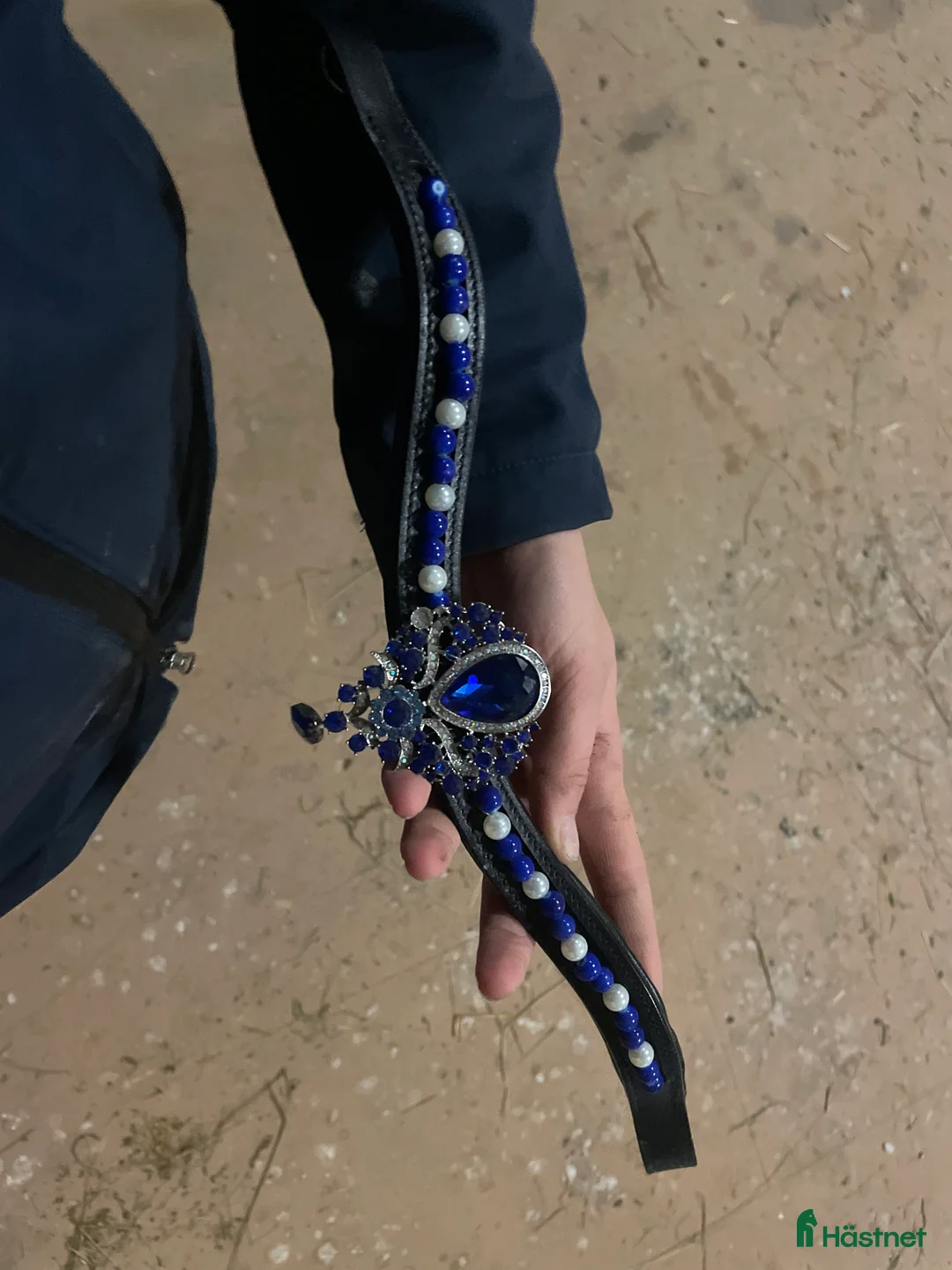 Träns hästutrustning till salu: Fint blått pannband  - Annons 1