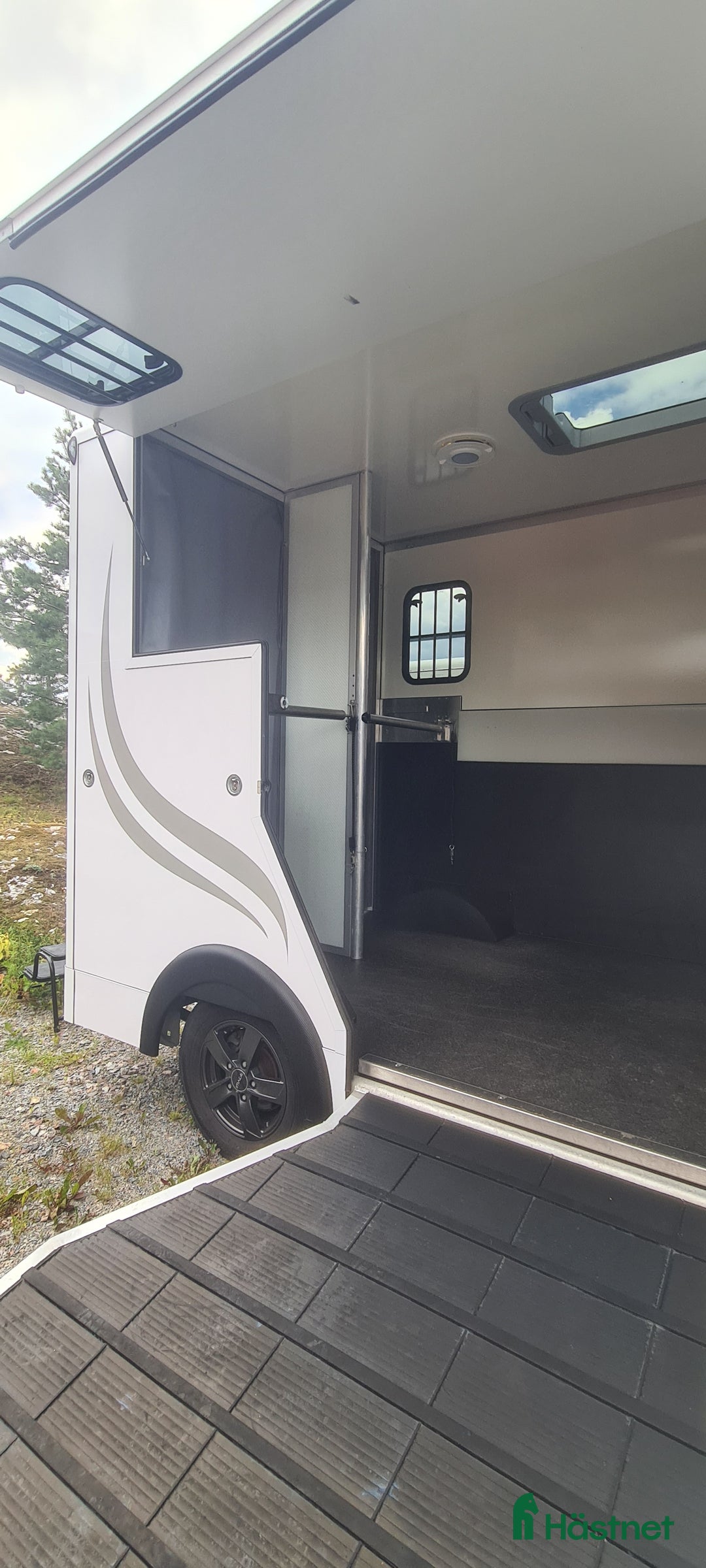 Hästlastbilar  fordon & transport till salu: Ultralätt Stuteri (DDR55A) Hög lastvikt, automat i Täby - Annons 7