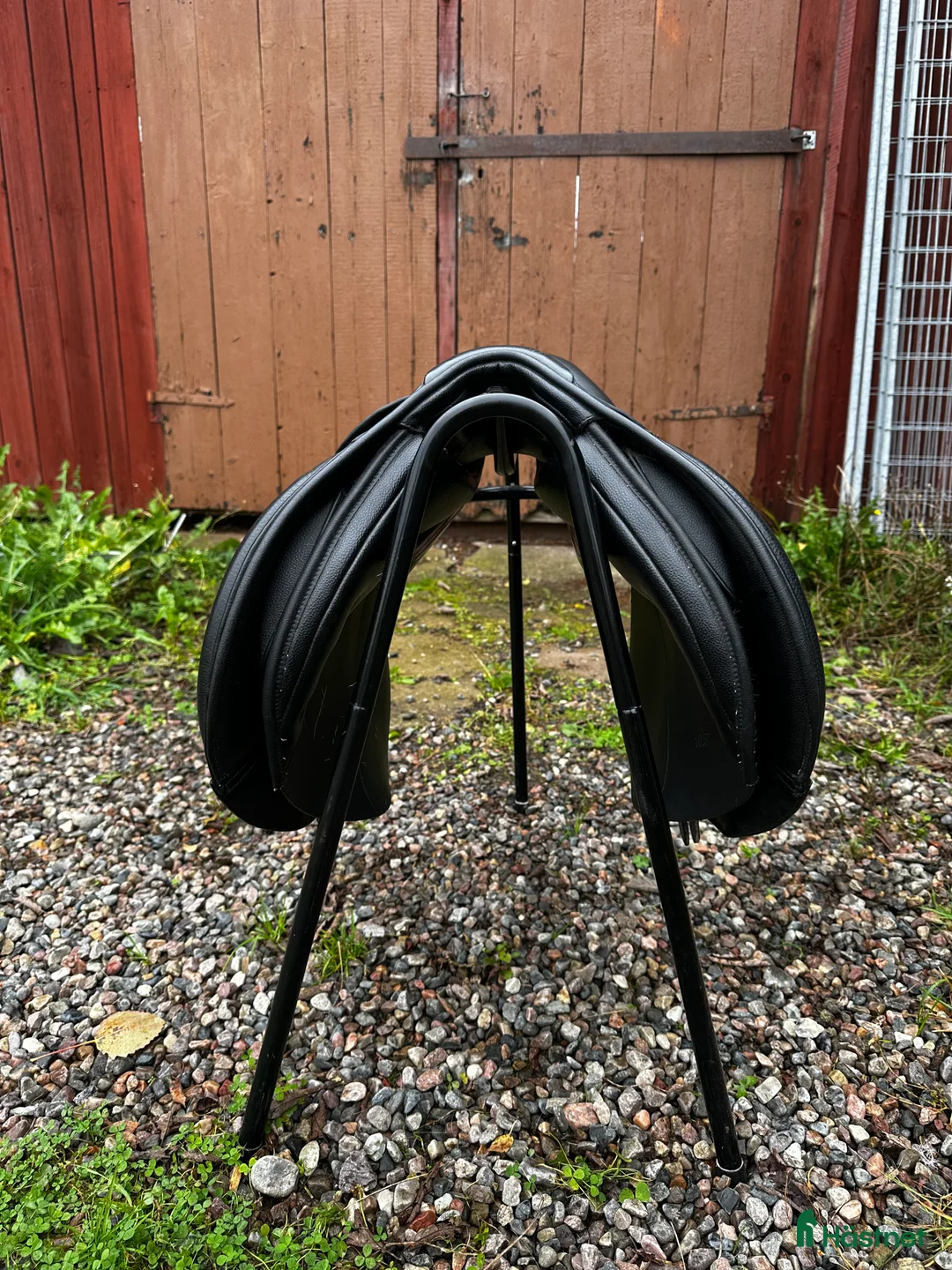 Sadlar hästutrustning till salu: Svart Arena Jump i Nora - Annons 2