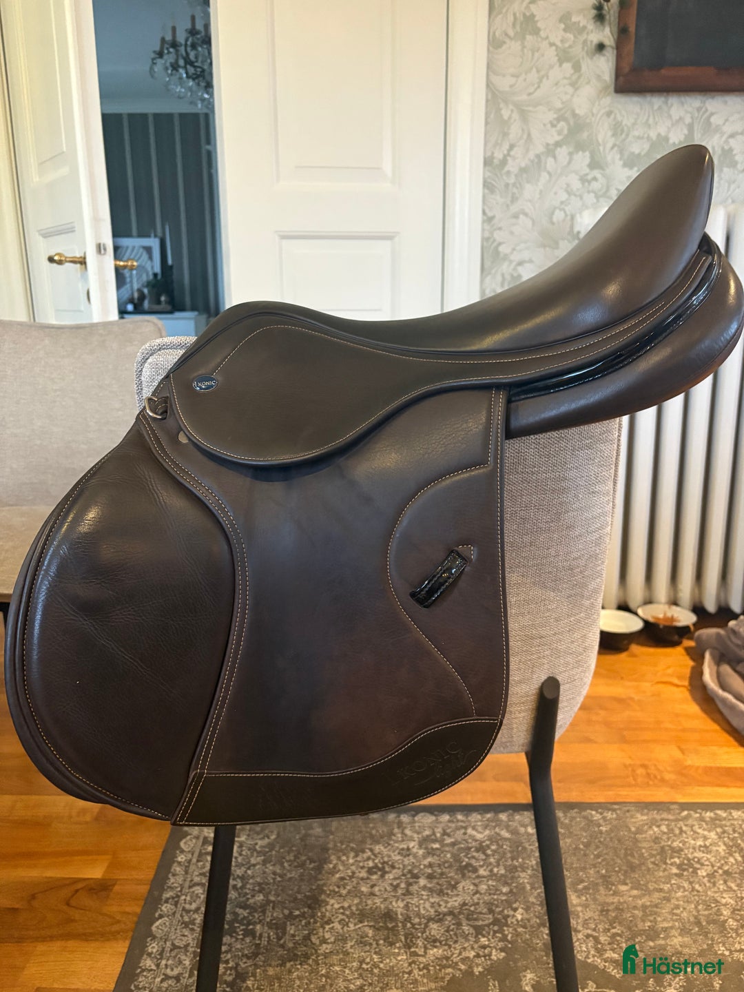Sadlar hästutrustning till salu: SÄLJES Iconic Light hoppsadel i Falköping - Annons 1