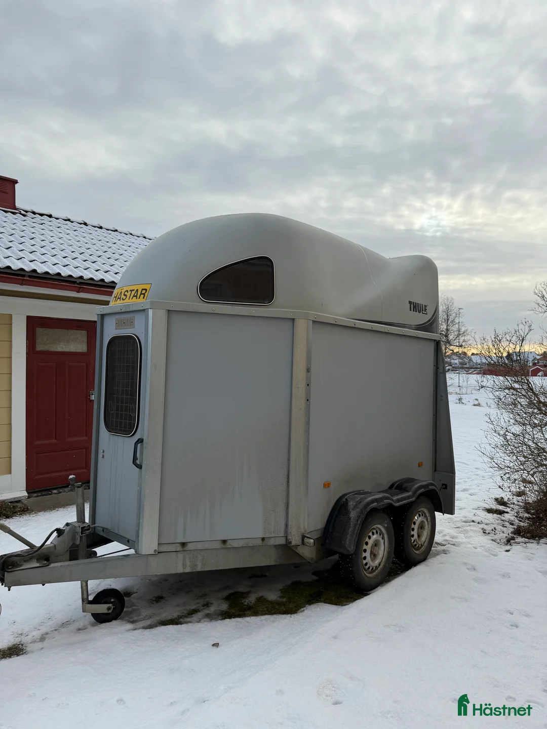Hästtransporter  fordon & transport till salu: Nybesiktad Thule i fint skick! i Åkers Styckebruk - Annons 1