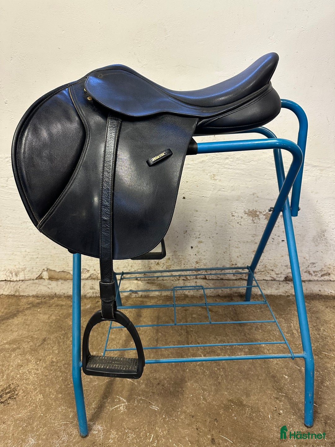 Sadlar hästutrustning till salu: Wintec hopp inkl 5 järn i Vuollerim - Annons 1