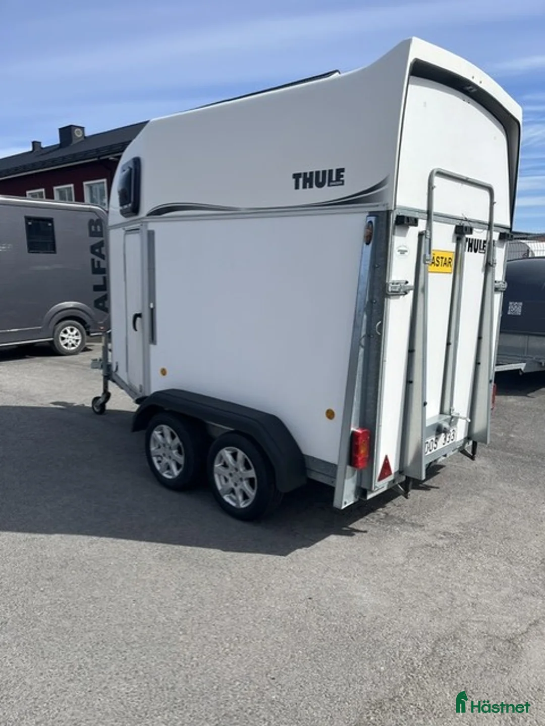 Hästtransporter  fordon & transport till salu: Thule Royal XT i superfint skick - Annons 2