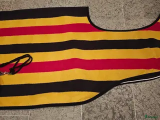 Täcken hästutrustning till salu: Rambo randigt ridtäcke i Höllviken - Annons 1