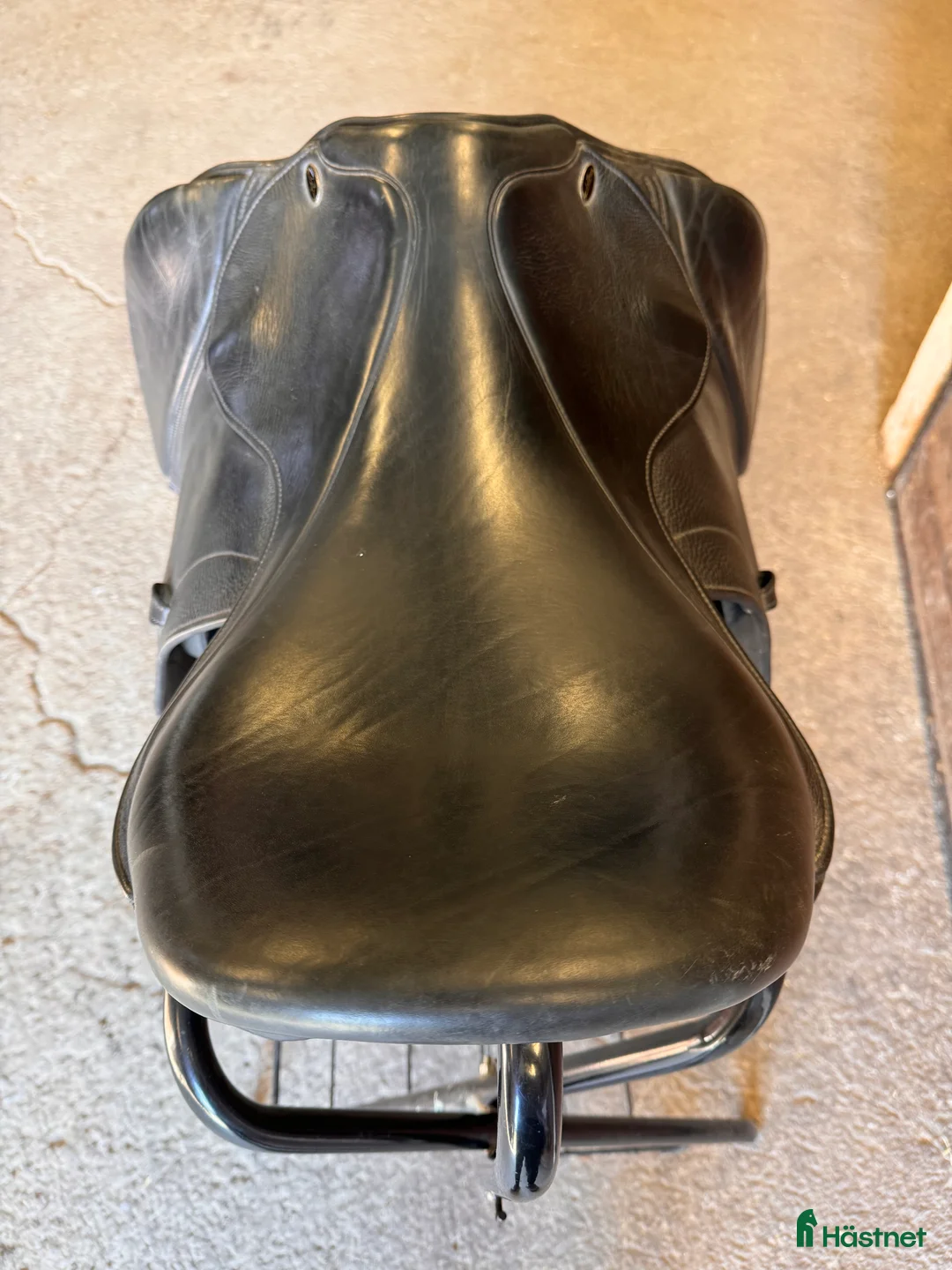 Sadlar hästutrustning till salu: Santa Cruz hoppsadel i Kramfors - Annons 4