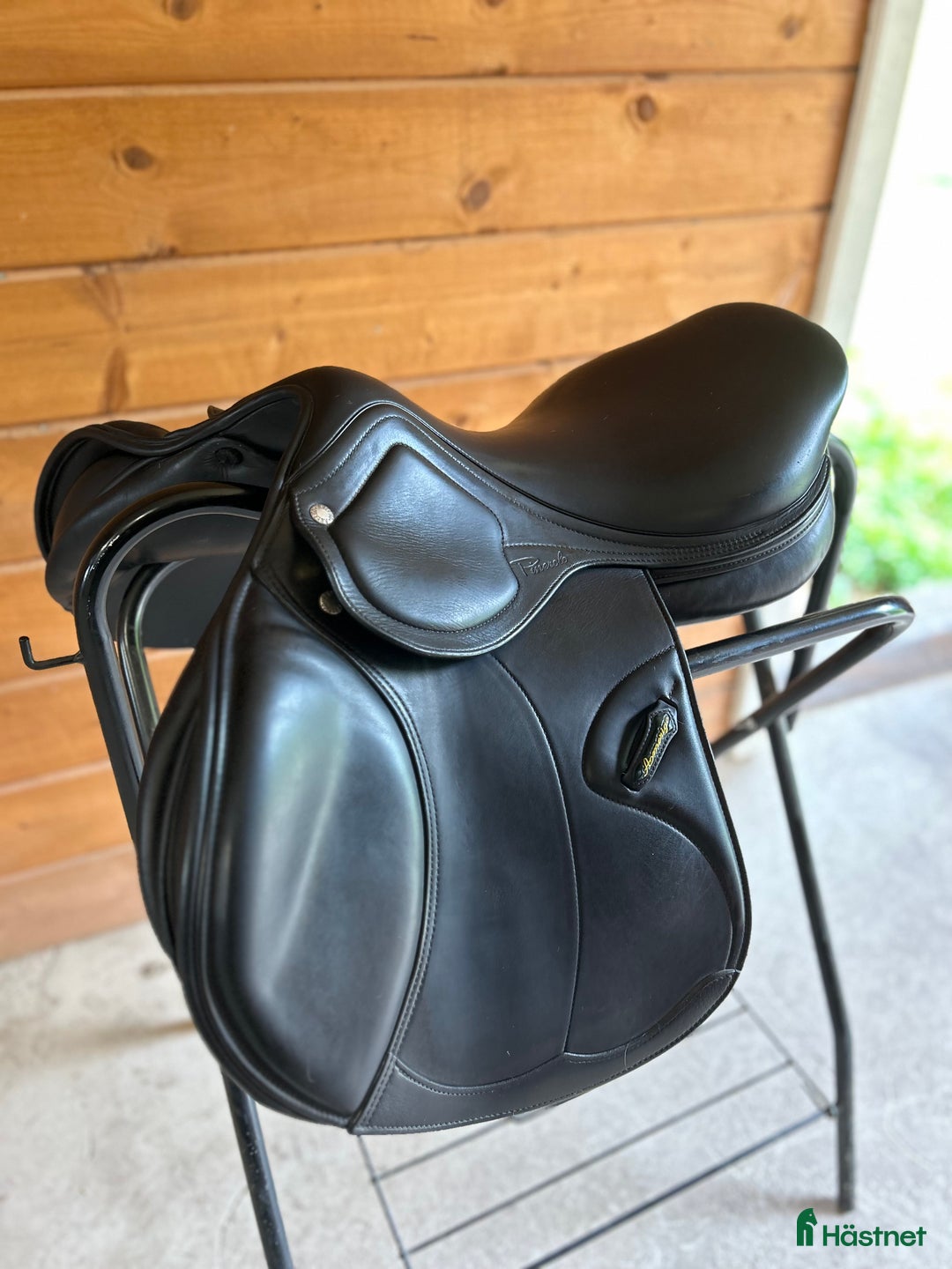 Sadlar hästutrustning till salu: Amerigo DJ hoppsadel  i Oskarshamn - Annons 1
