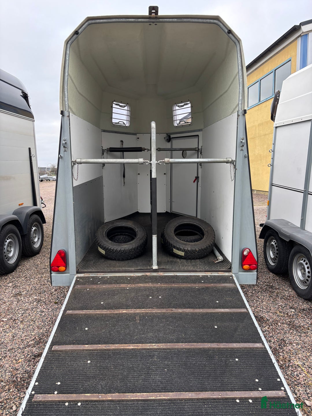 Hästtransporter  fordon & transport till salu: Nytt golv  i Skurup - Annons 4