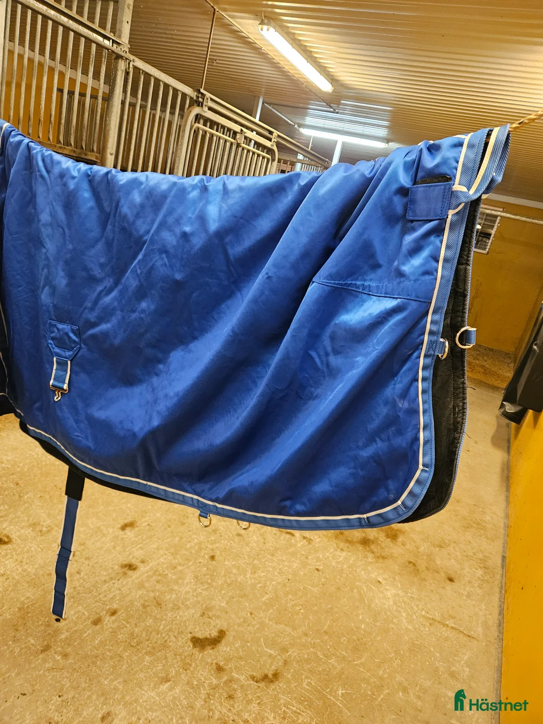 Täcken hästutrustning till salu: Fodrat wahlsten stalltäcke i stl 135 i Sidensjö - Annons 3