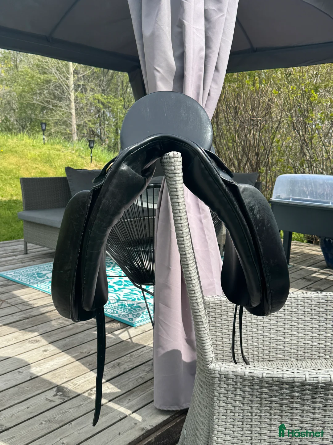 Sadlar hästutrustning till salu: Svart dressyrsadel i Frösön - Annons 3