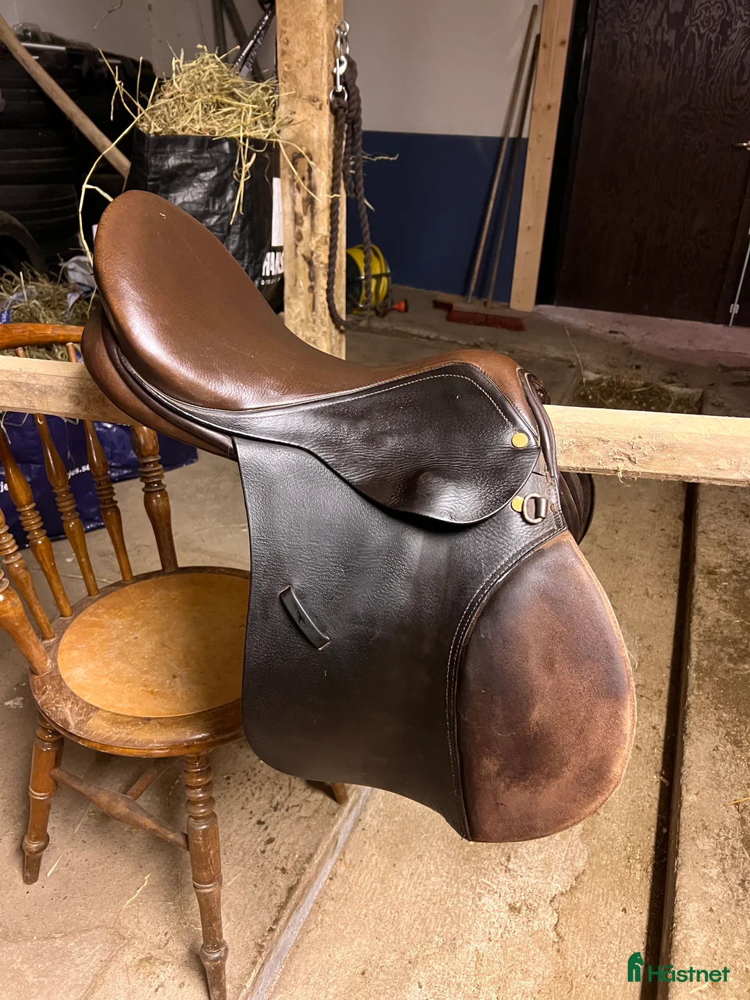 Sadlar hästutrustning till salu: Hoppsadel - Annons 1