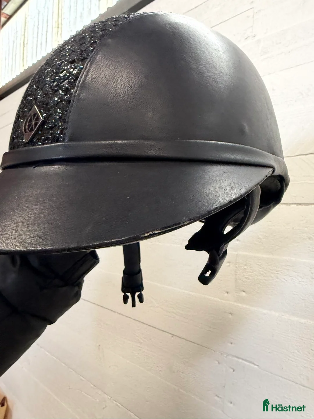 Hjälmar ryttarutrustning till salu: Charles owen sp8  i Söderköping - Annons 2