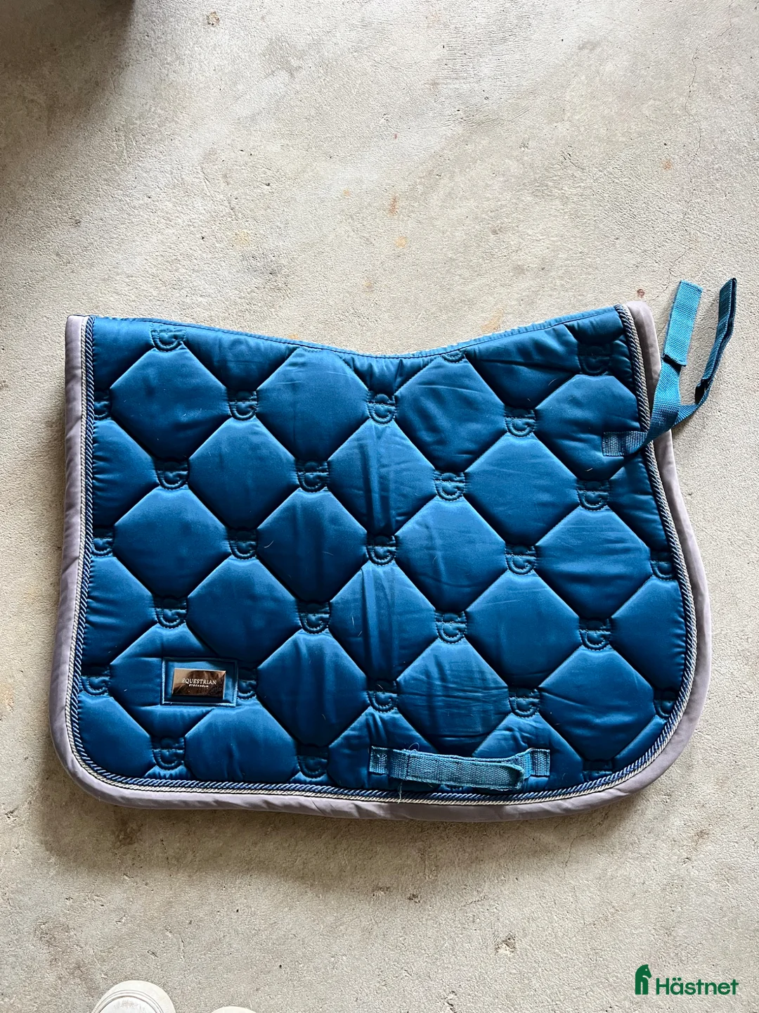 Schabrak & Vojlockar hästutrustning till salu: Equestrian Stockholm schabrak & huva - Annons 1