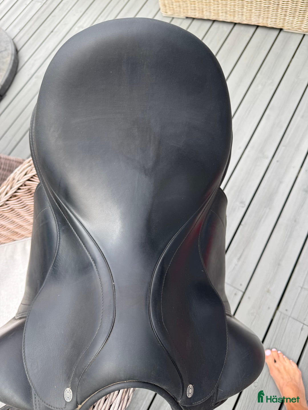 Sadlar hästutrustning till salu: Dressyrsadel, Equipe Emporio 16 tum, bombredd M i Ekerö - Annons 5