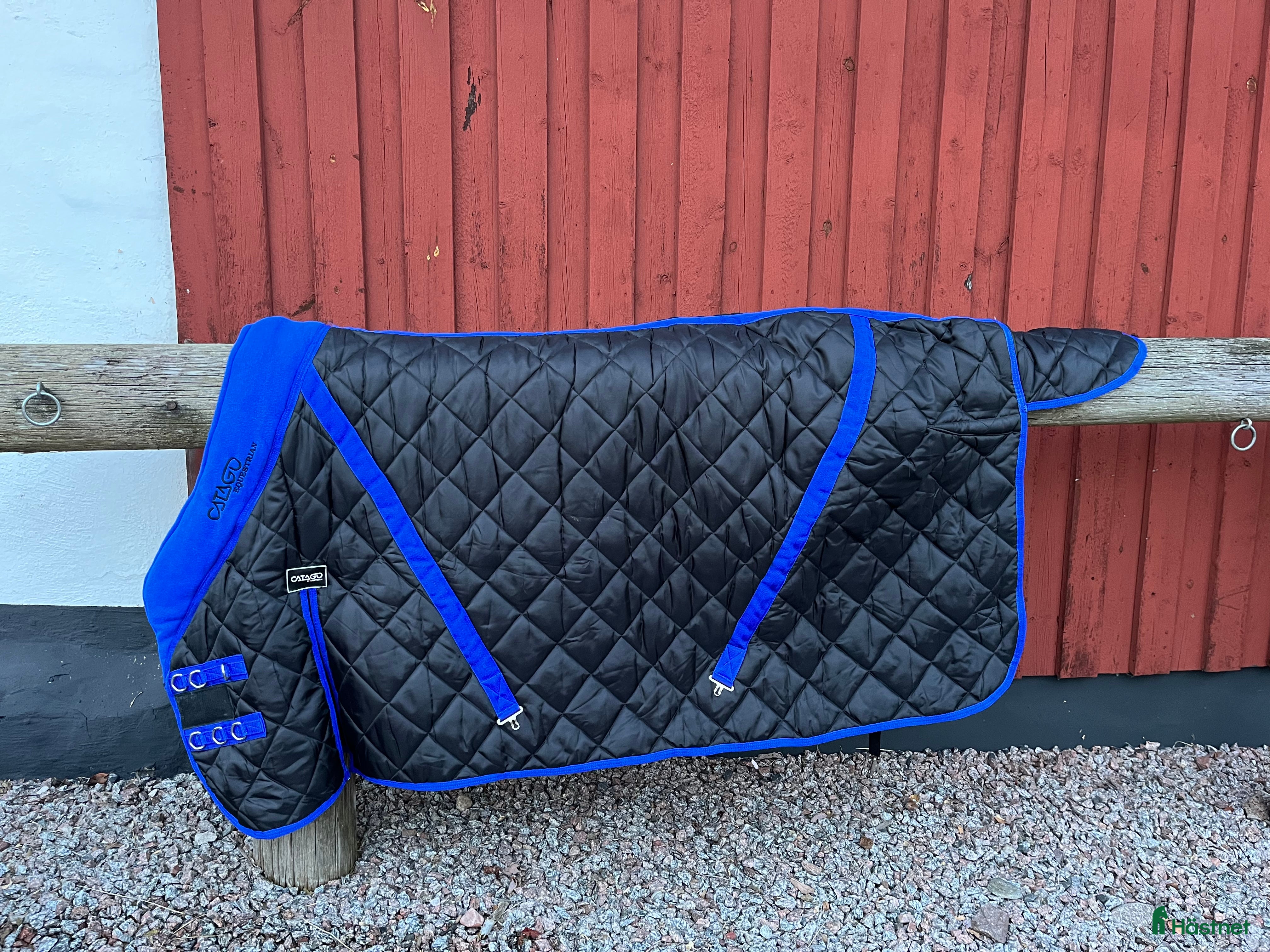Täcken hästutrustning till salu: Catago Stalltäcke i Uppsala - Annons 9