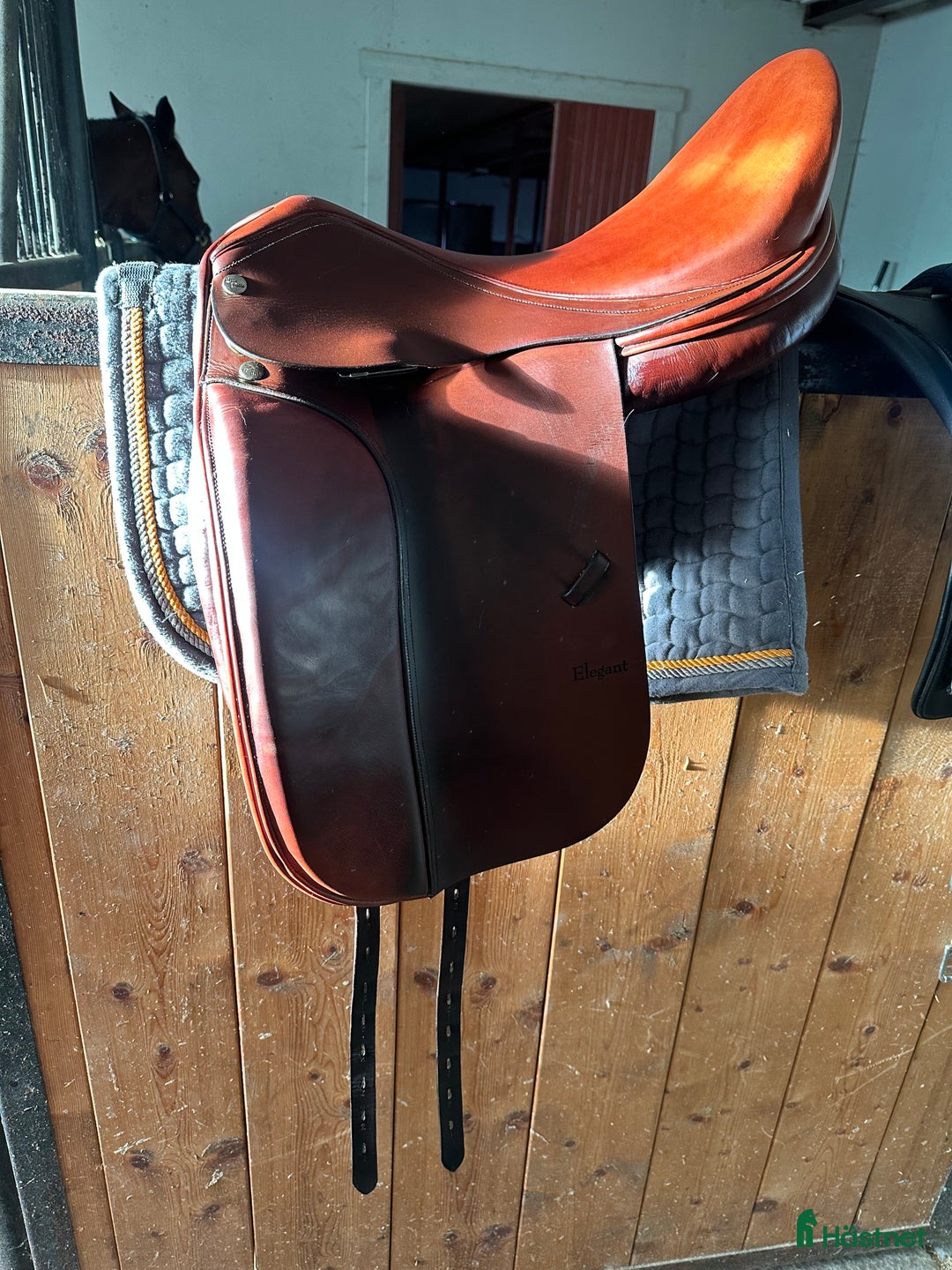 Sadlar hästutrustning till salu: Dressyrsadel harry dabbs jaguar i Ockelbo - Annons 3