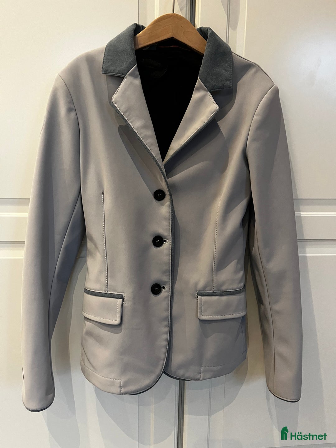 Jackor & Kavajer ryttarutrustning till salu: Cavalleria Toscana, Animo kavaj barn  i Eslöv - Annons 1