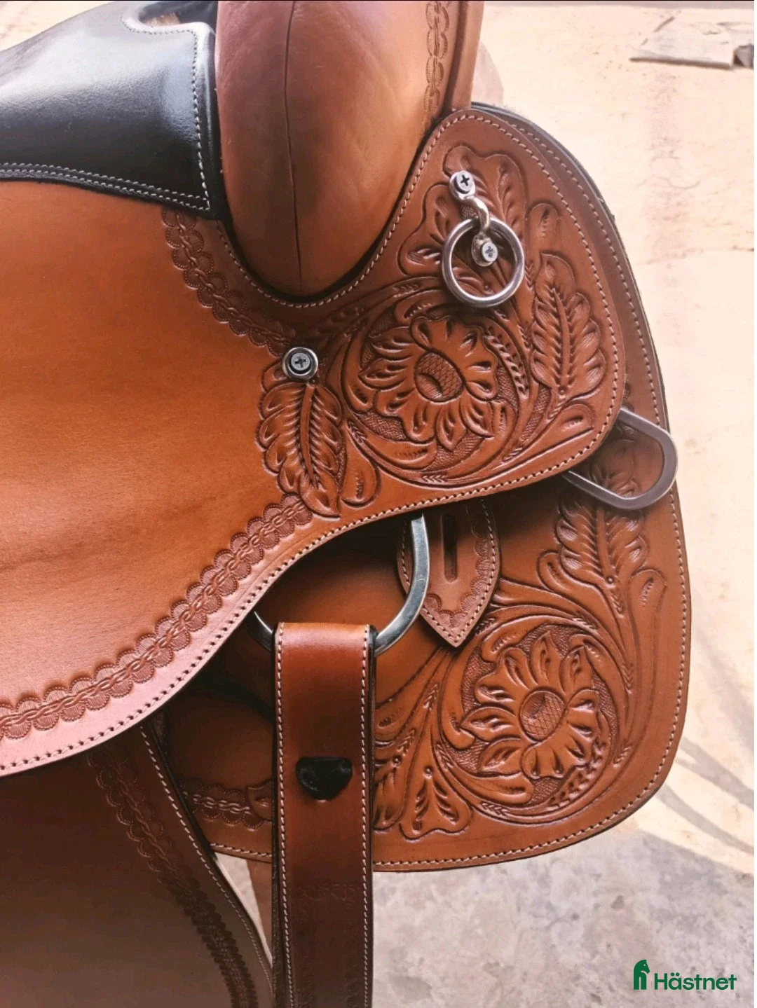 Sadlar hästutrustning till salu: Western sadel i läder i Kalix - Annons 2