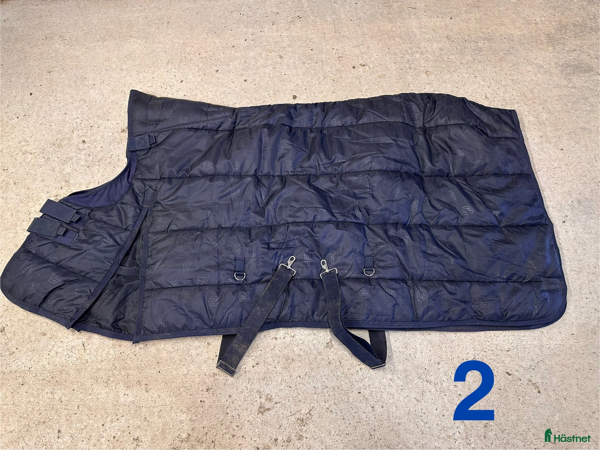 Täcken hästutrustning till salu: Trinity liner 300 g storlek 135 i Alvesta - Annons 4