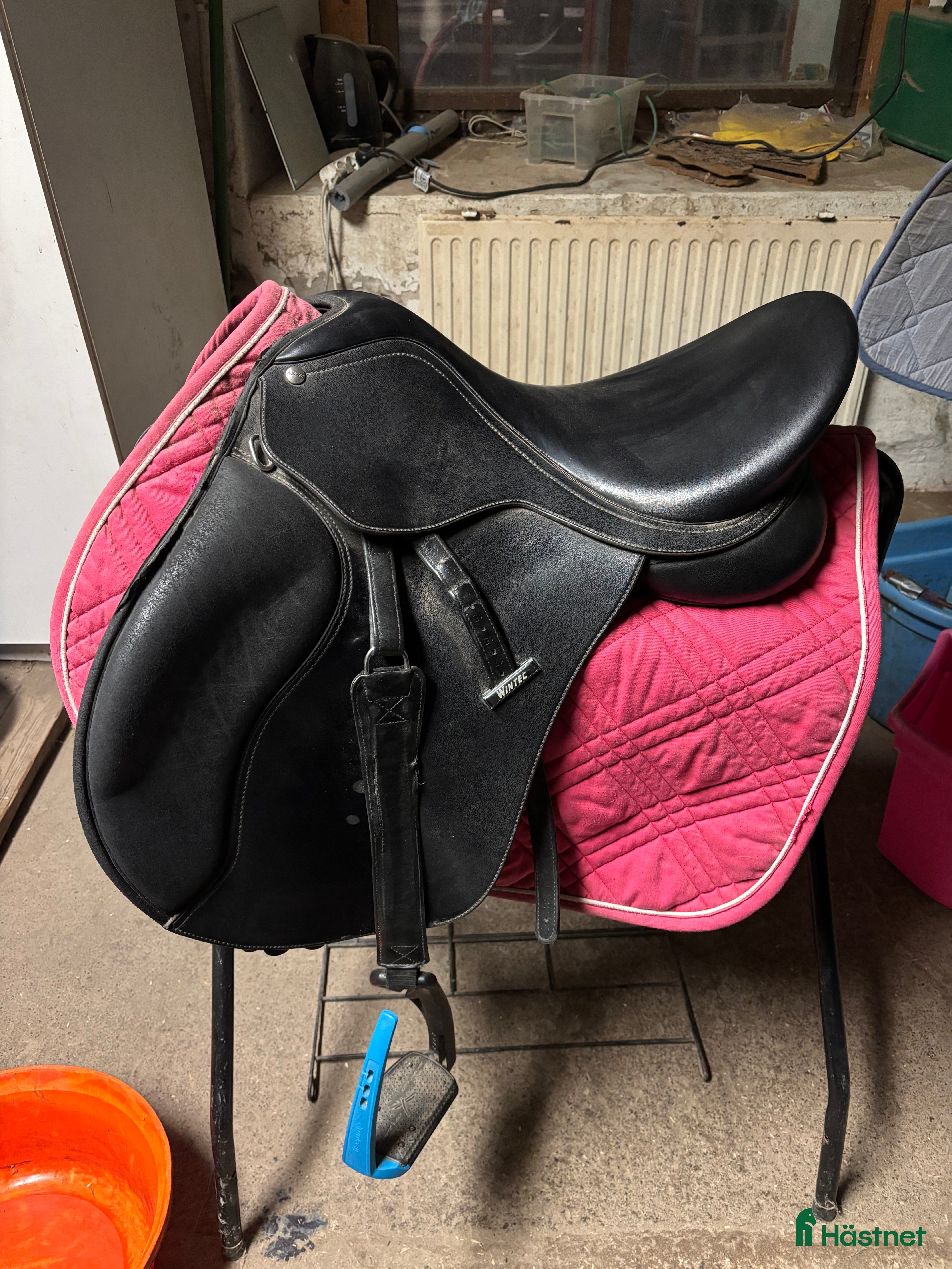 Sadlar hästutrustning Svart allround sadel  i Västerås - Annons 13