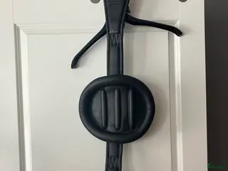 Sadeltillbehör hästutrustning Svart Dressyrgjord Prestige med stor platta i Kågeröd - Annons 6