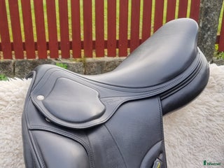 Sadlar hästutrustning till salu: Fin Amerigo DJ pinerolo i Nybro - Annons 1