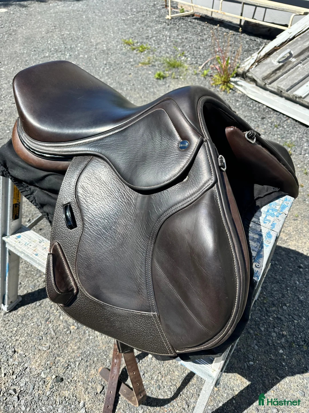 Sadlar hästutrustning till salu: Ikonic eventing sadel  - Annons 1