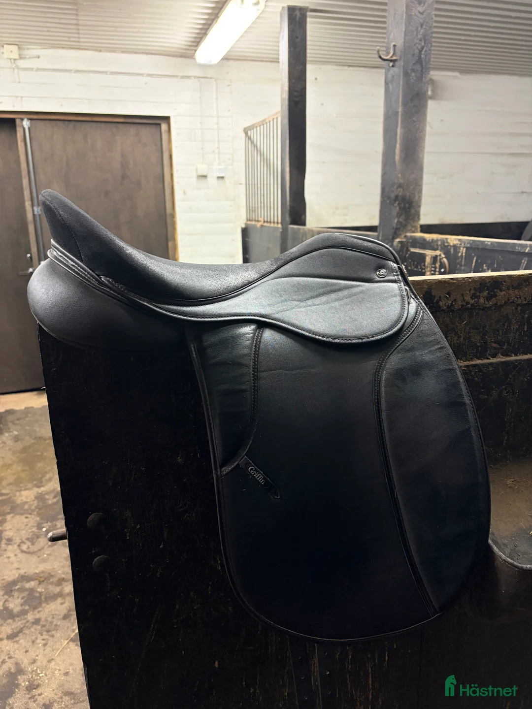 Sadlar hästutrustning till salu: Dressyrsadel Thorowgood - Annons 1