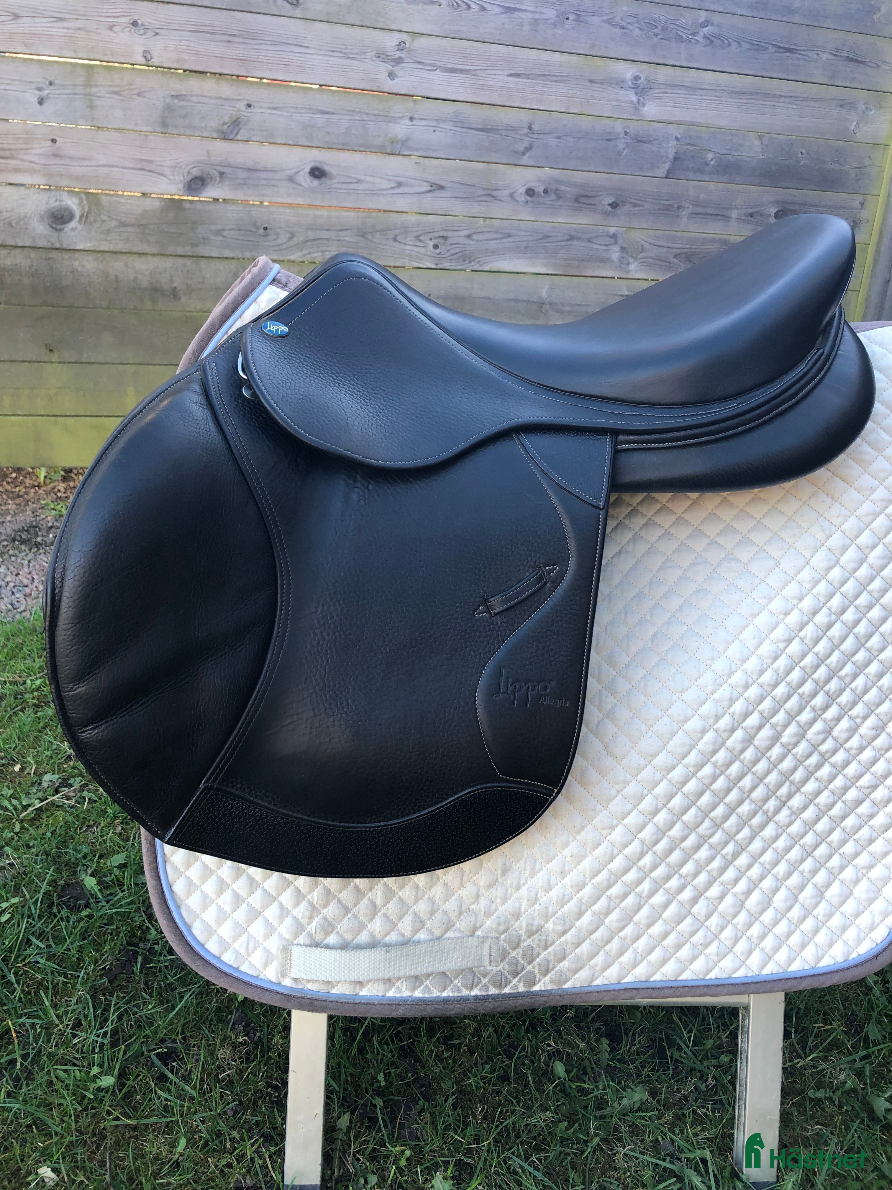 Sadlar hästutrustning Prisvärd sadel i fint skick - Annons 11