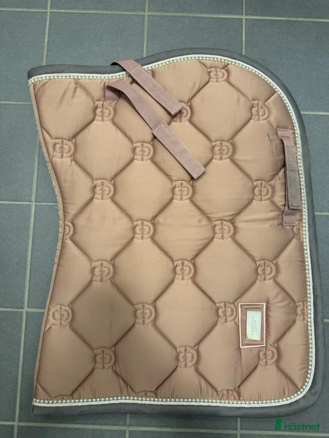 Schabrak & Vojlockar hästutrustning till salu: 2 st equestrian schabrak  i Trelleborg - Annons 1