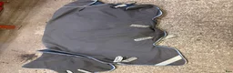 Täcken hästutrustning till salu: Amigotäcke 250 g stl 130 i Bromma - Annons 1