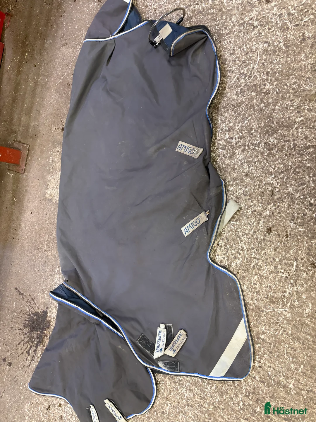 Täcken hästutrustning till salu: Amigotäcke 250 g stl 130 i Bromma - Annons 1