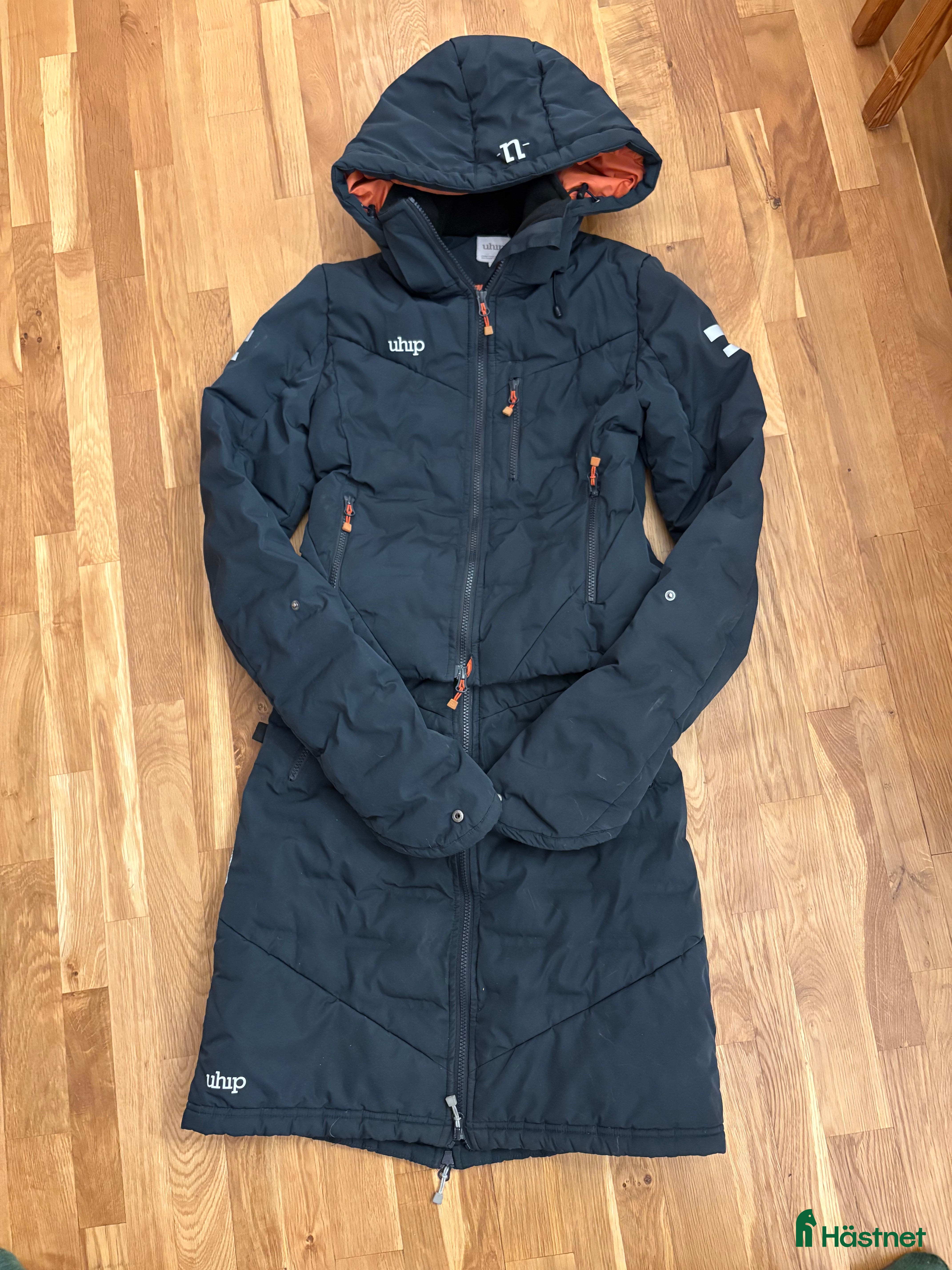 Jackor & Kavajer ryttarutrustning till salu: Uhip jacka och kjol  i Visby - Annons 4