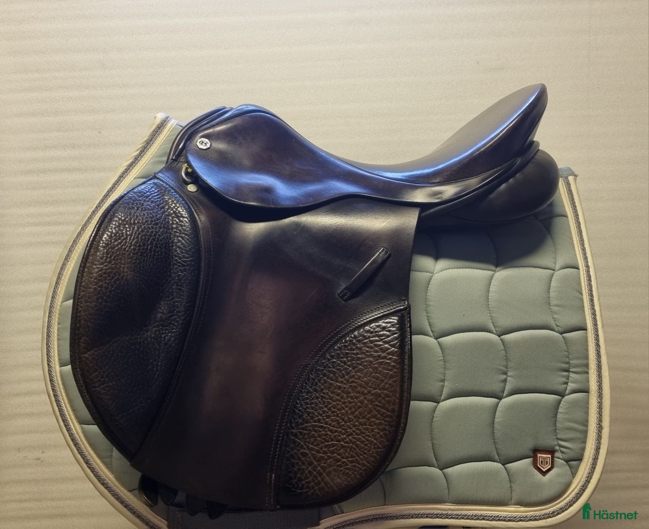 Sadlar hästutrustning till salu: Cliff Barnsby hoppsadel i Helsingborg - Annons 18