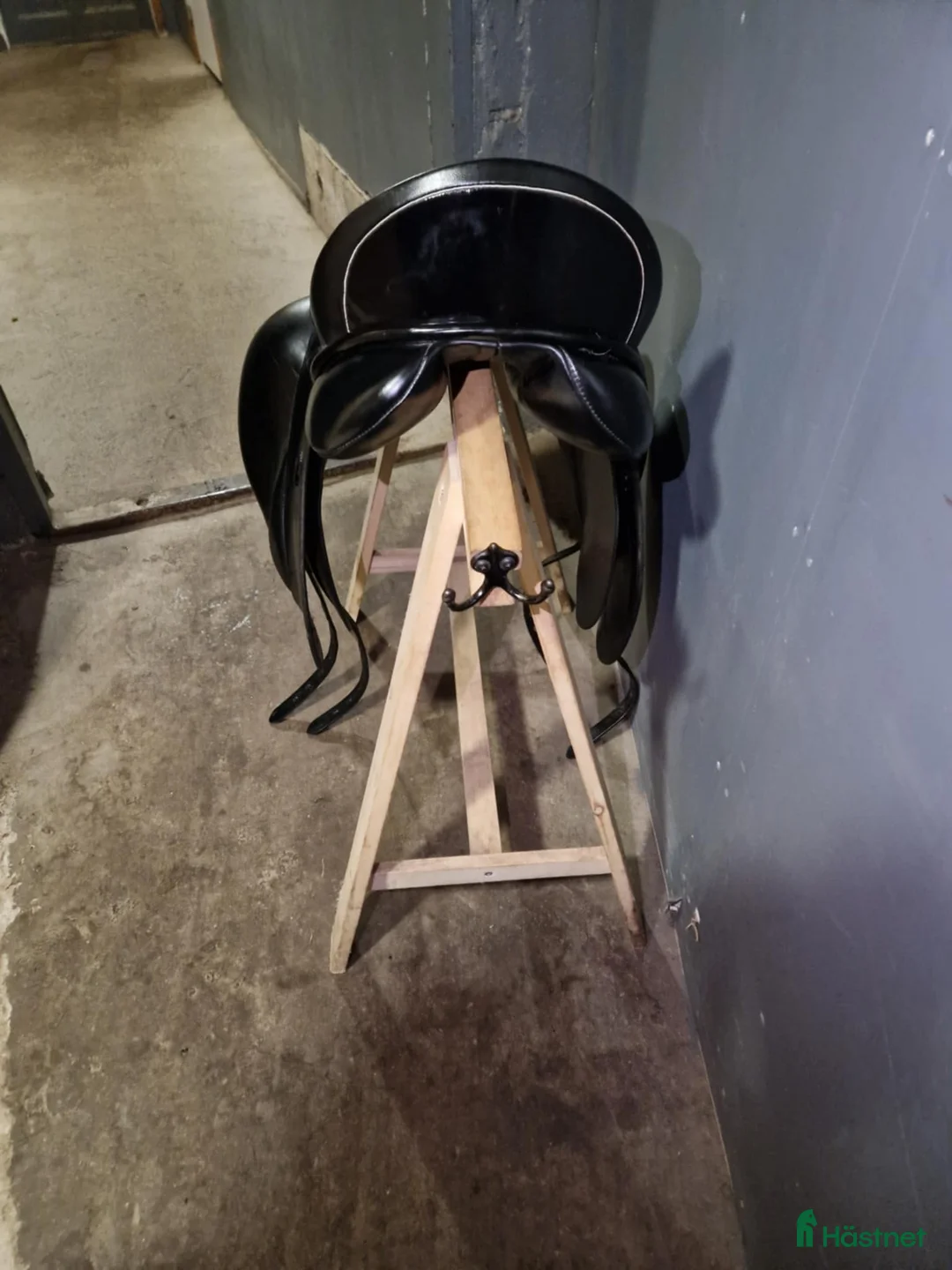 Sadlar hästutrustning till salu: Dressyrsadel Kentaur Elektra 17" vid bom i Munkedal - Annons 3