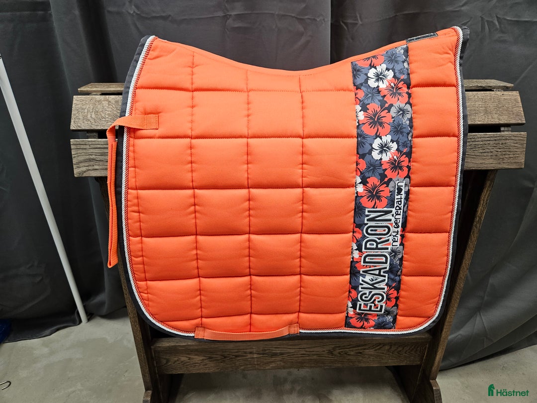 Schabrak & Vojlockar hästutrustning till salu: Schabrak, full, Eskadron i Gällivare - Annons 1