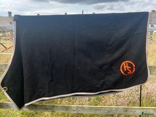 Täcken hästutrustning till salu: Hansbo Ulltäcke i Kvidinge - Annons 1