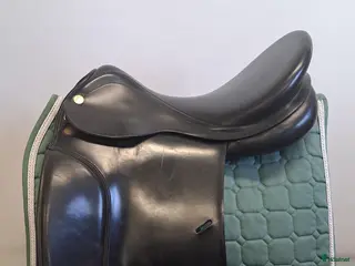 Sadlar hästutrustning Prestige Hippos Dressage i Färnäs - Annons 2