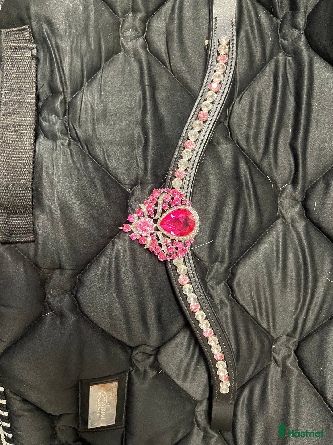 Övrig Hästutrustning hästutrustning till salu: Fint rosa pannband i Kalv - Annons 1