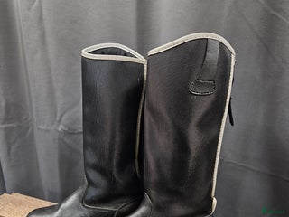 Ridstövlar ryttarutrustning till salu: Thermoridstövlar, 33, Steeds i Gällivare - Annons 18