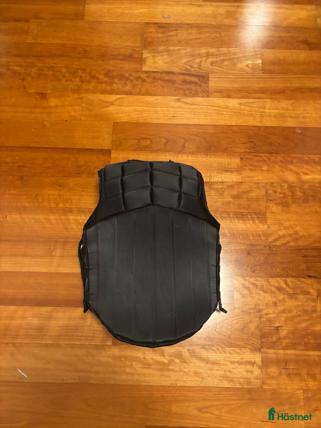 Säkerhetsvästar ryttarutrustning till salu: Fin svart säkerhetsväst från Racesafe i Löberöd - Annons 2