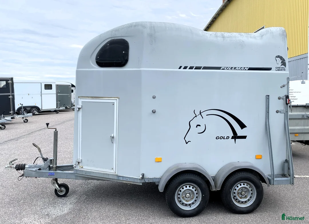 Hästtransporter  fordon & transport till salu: Cheval Liberte med sadelkammare och kombiramp 2011 - Annons 1