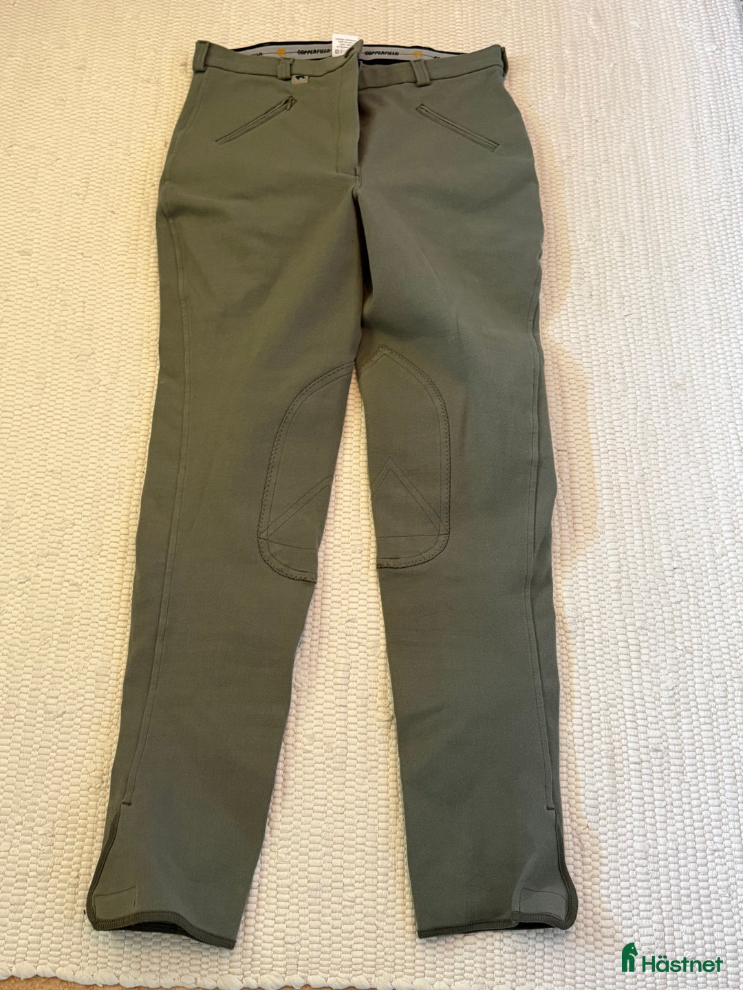 Ridbyxor ryttarutrustning till salu: 3 par ridbyxor st 44 i Lund - Annons 2