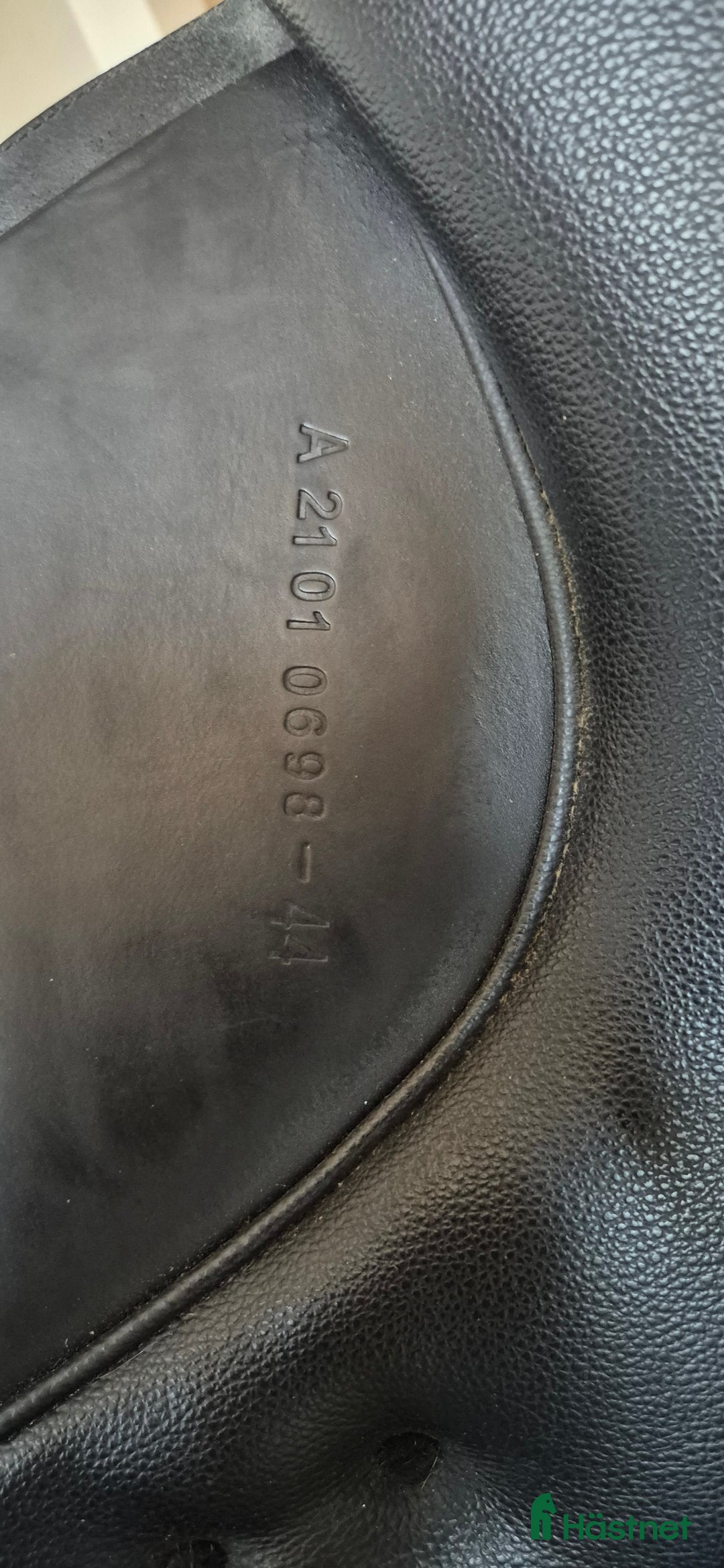 Sadlar hästutrustning till salu: Dressyrsadel Arena - sparsamt använd i Värmdö - Annons 5