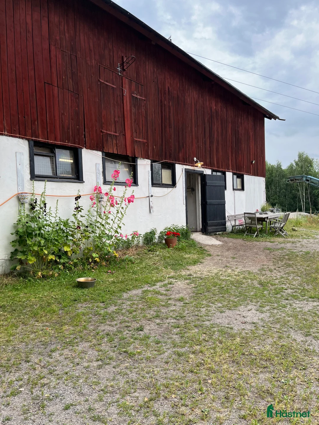  stallplats finnes: LEDIGA STALLPLATSER – LÖSDRIFT & BOX I JORDBRO i Jordbro - Annons 1