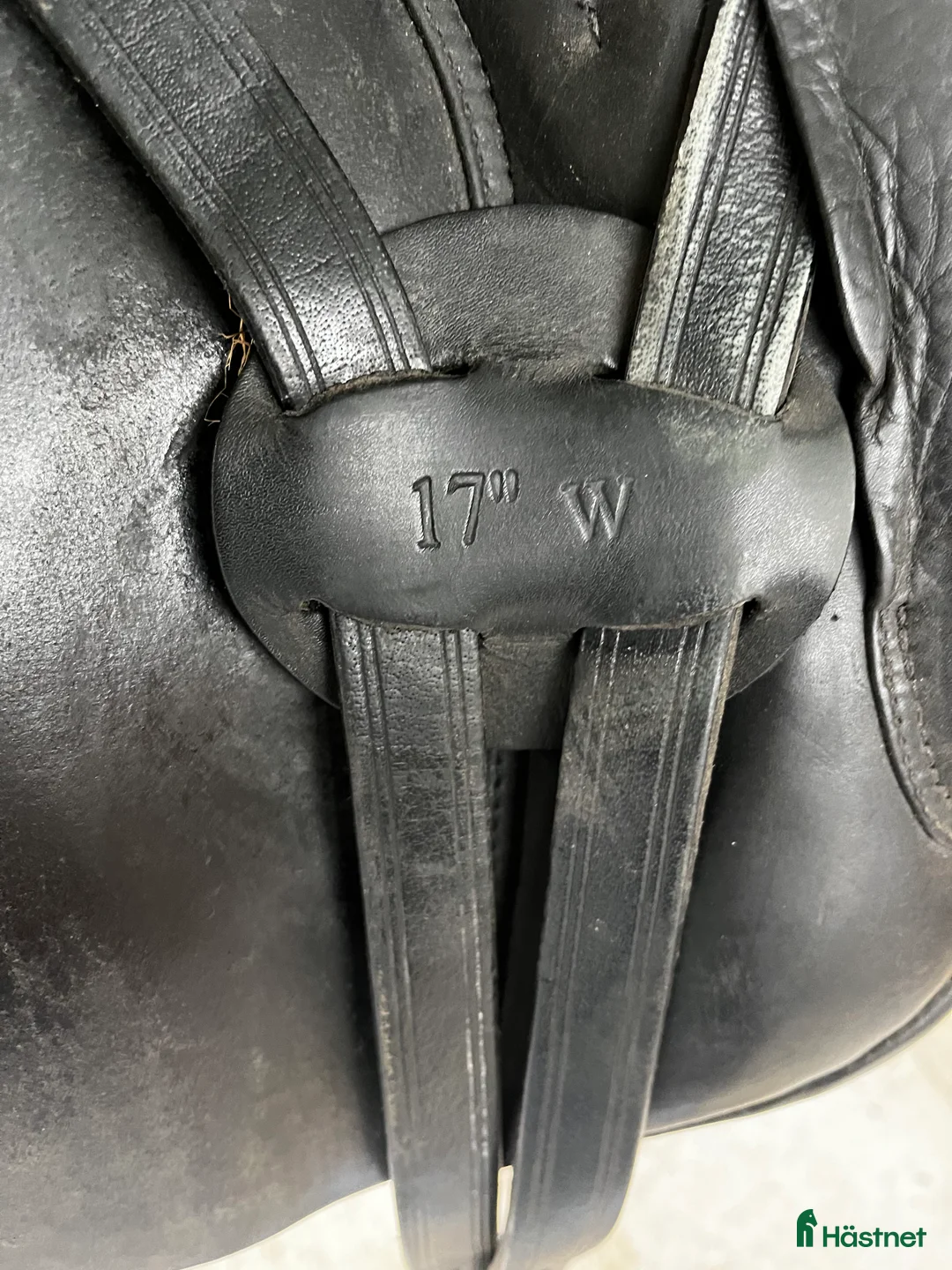 Sadlar hästutrustning till salu: Frank Baines dressyrsadel i bra skick - Annons 2