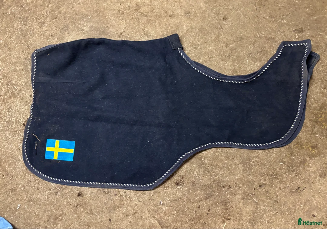 Täcken hästutrustning till salu: Ländtäcke  i Vinninga - Annons 7