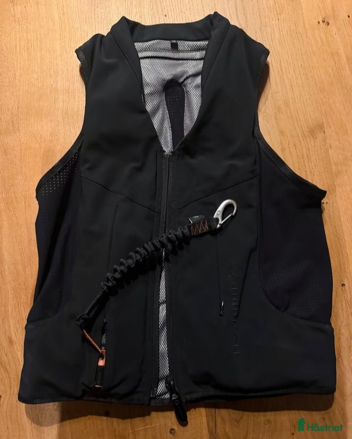Säkerhetsvästar ryttarutrustning till salu: Säkerhetsväst Airbag XS i Grängesberg - Annons 8