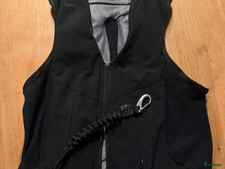 Säkerhetsvästar ryttarutrustning till salu: Säkerhetsväst Airbag XS i Grängesberg - Annons 8